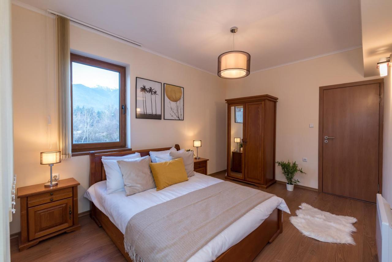 Charming Ski Apartments Near Gondola & Bar Street, Cedar Lodge 1 Complex Banszko Kültér fotó